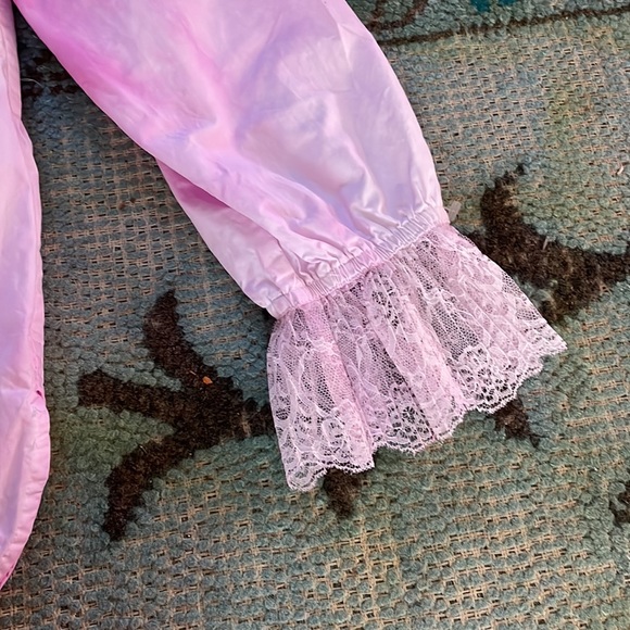 Vintage pink and white lace trimmed blouse size medium - Picture 7 of 15